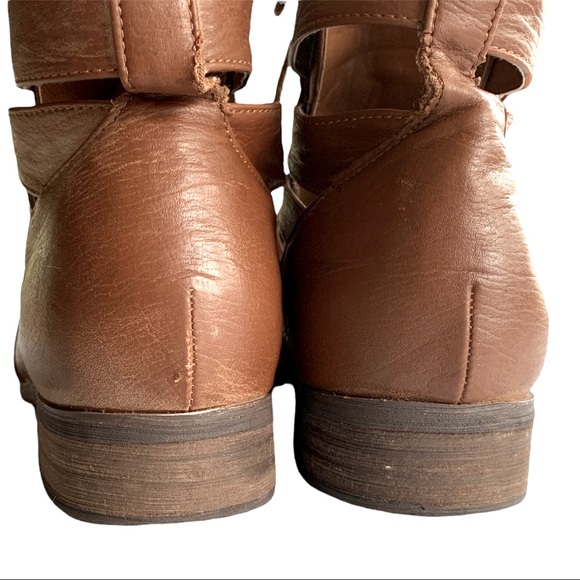 SOLD !!FOREVER 21 BOOTIE - LACE UP- SIZE 9 - Picture 6 of 9